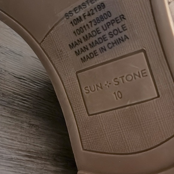 NEW [Sun + Stone] Easten Comfort Insole Clear Studded Flat Sandals Women’s Sz 10 - Picture 10 of 10